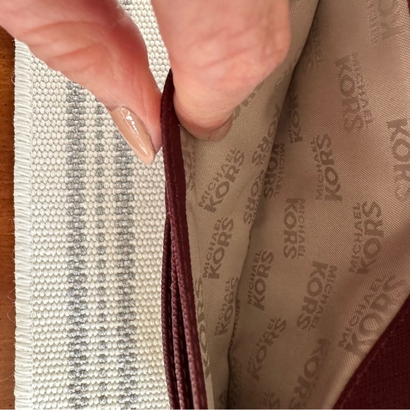 Michael Kors Wallet - Picture 8 of 11